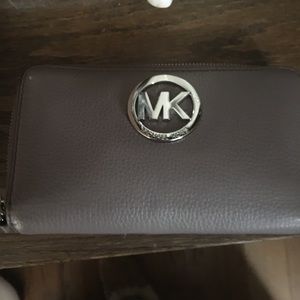 Michael Kors wallet / wristlet
